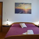 Nives Mare Holliday House