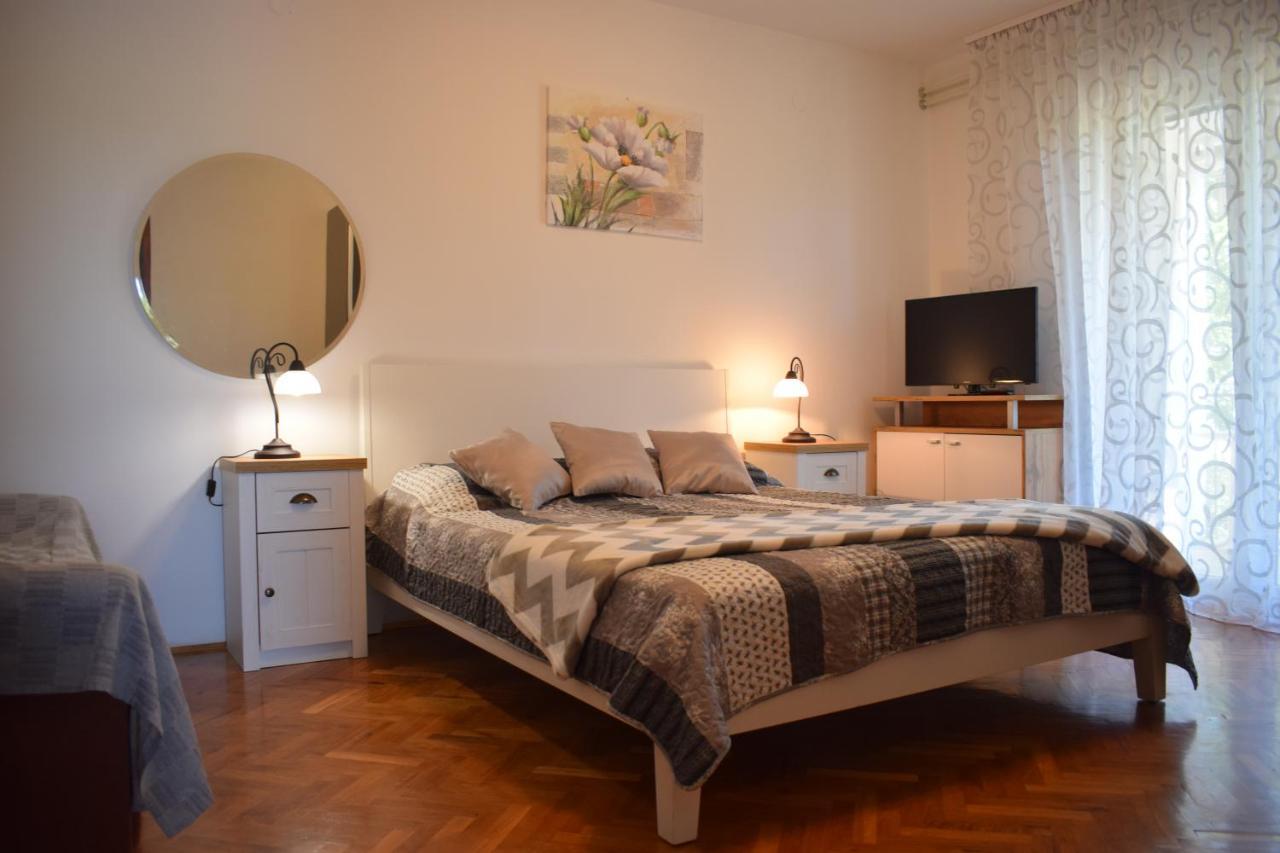Holiday home Nives Mare Holliday House