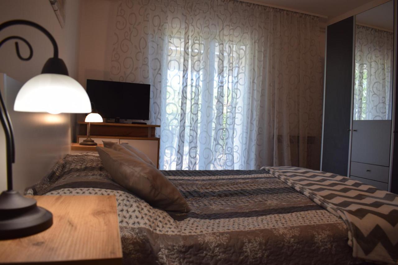 Nives Mare Holliday House Holiday home *